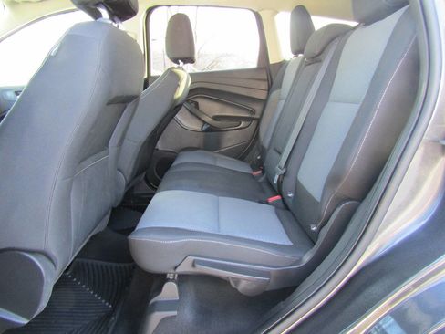 Used 2017 Ford Escape SE image 12