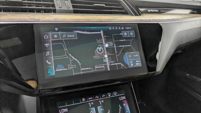 Used 2022 Audi e-tron Prestige w/ Prestige Package AWD/4WD image 29