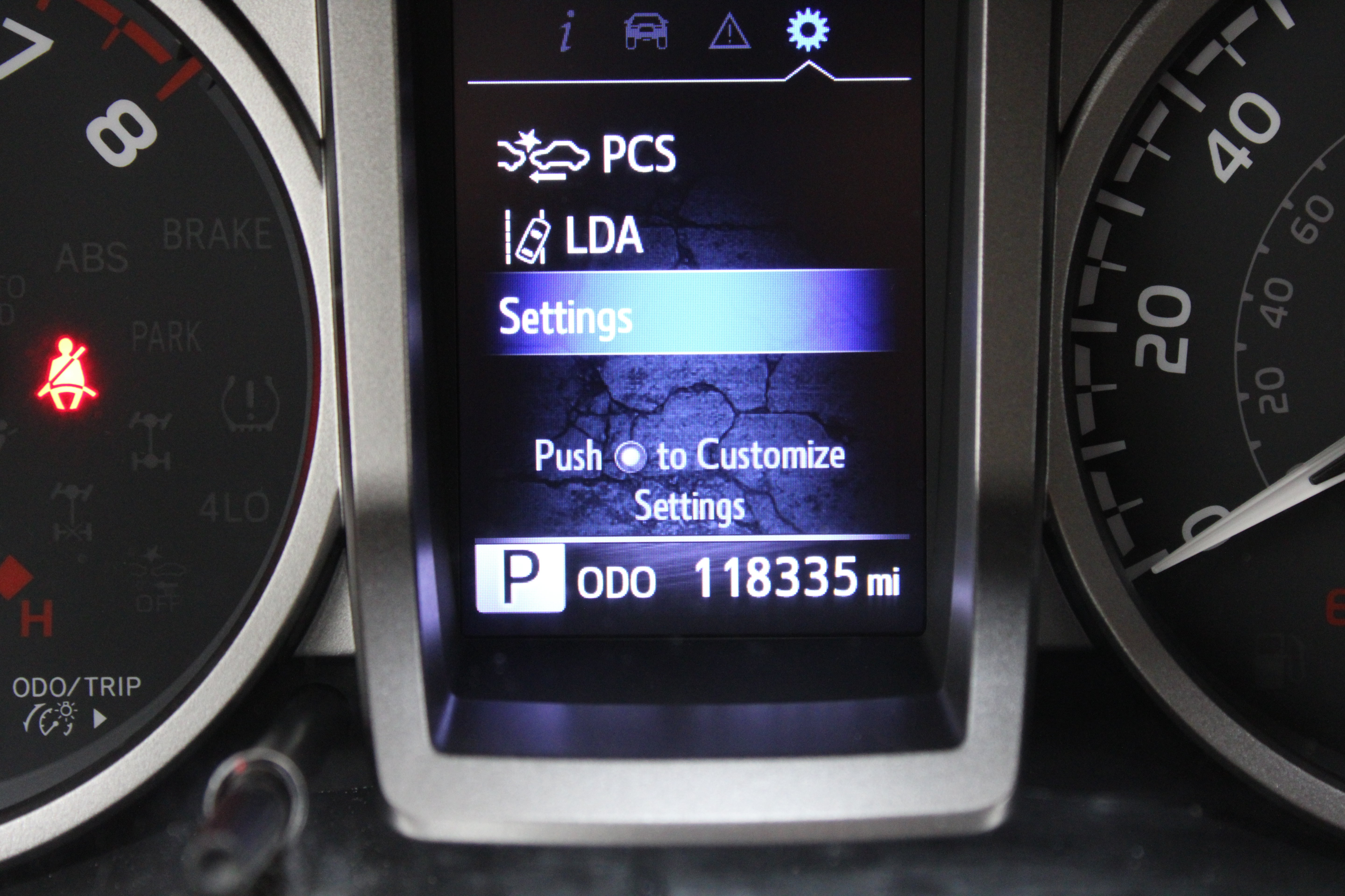 Used 2021 Toyota Tacoma SR5 AWD/4WD image 37