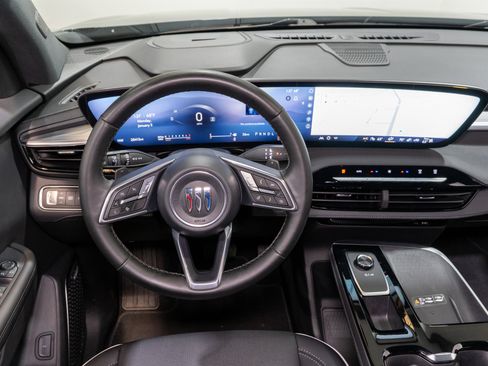 Used 2025 Buick Enclave Preferred image 11