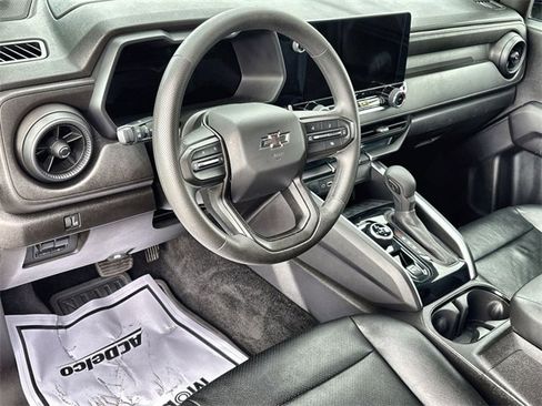 Used 2024 Chevrolet Colorado Trail Boss w/ Technology Package image 10