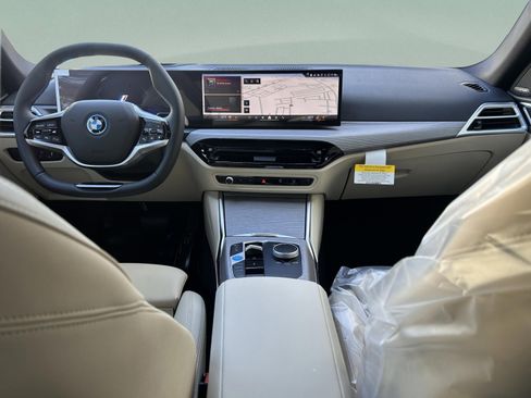 Used 2025 BMW i4 eDrive40 w/ Premium Package image 9