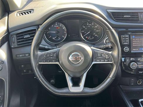 Used 2018 Nissan Rogue Sport SL image 14