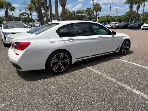 Used 2018 BMW 750i RWD image 17
