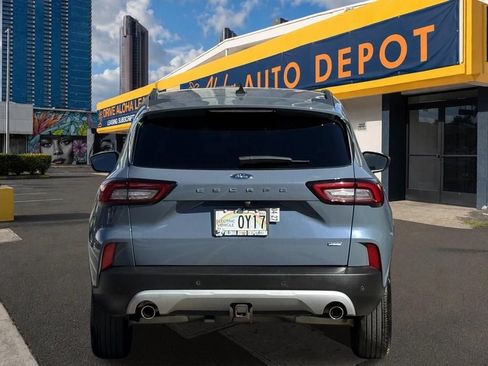 Used 2023 Ford Escape SE FWD image 4