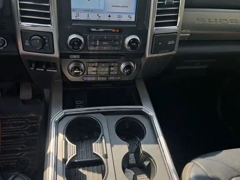Used 2017 Ford F250 Platinum w/ Platinum Ultimate Package AWD/4WD image 4