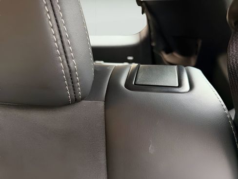 Used 2024 Mitsubishi Outlander SE image 30