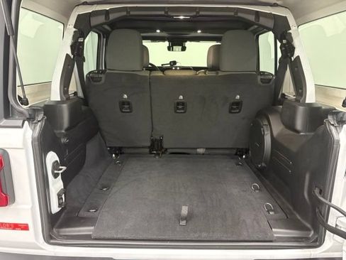 Used 2024 Jeep Wrangler Unlimited Rubicon w/ Technology Group AWD/4WD image 9