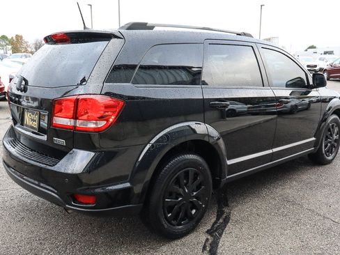 Used 2019 Dodge Journey SE image 4