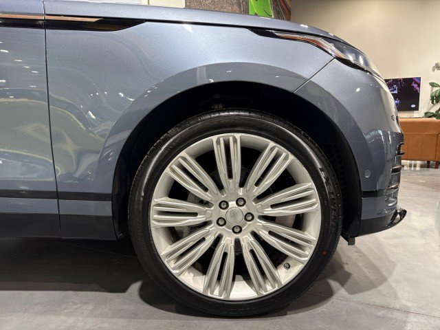 Used 2019 Land Rover Range Rover Velar R-Dynamic SE AWD/4WD image 10
