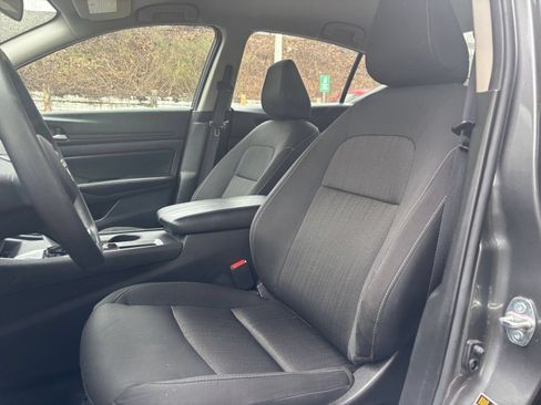 Used 2025 Nissan Altima 2.5 SV FWD image 33