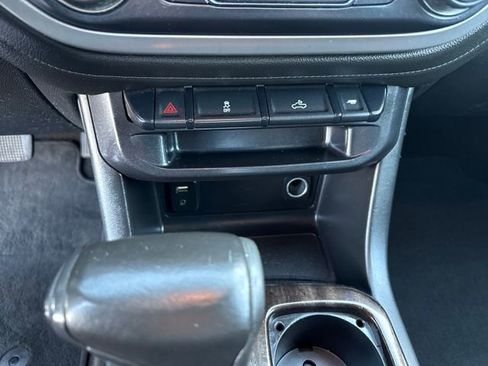 Certified 2015 GMC Canyon SLE w/ SLE Convenience Package image 18