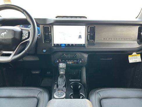 Used 2025 Ford Bronco Badlands AWD/4WD image 13