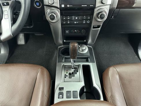 Used 2020 Toyota 4Runner Limited AWD/4WD image 18
