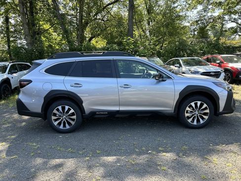 Used 2025 Subaru Outback Limited XT w/ Popular Package #2 image 9