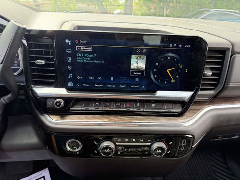 Used 2023 Chevrolet Silverado 1500 LT AWD/4WD image 22