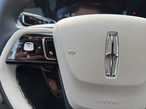 New 2026 Lincoln Corsair Premiere image 16