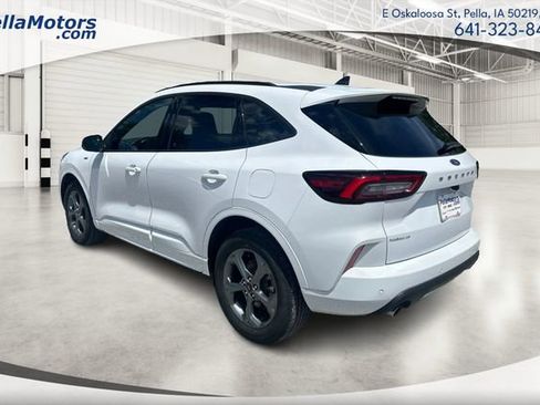Used 2023 Ford Escape ST-Line w/ Tech Pack #1 AWD/4WD image 5