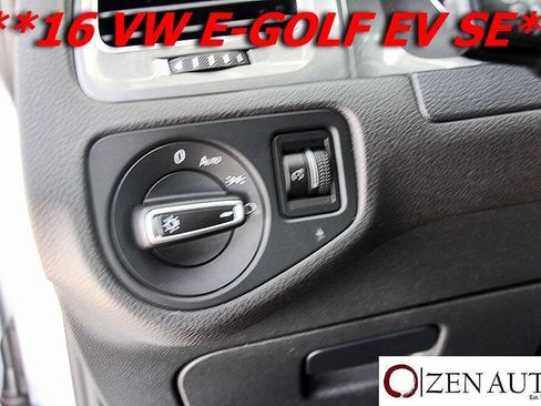 Used 2016 Volkswagen e-Golf SE FWD image 20
