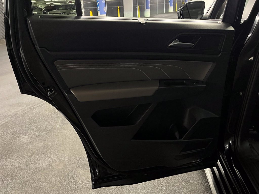 Used 2023 Volkswagen Atlas SE w/ Panoramic Sunroof Package FWD image 22