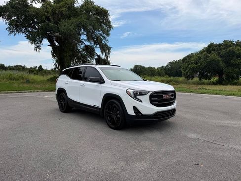 Used 2021 GMC Terrain SLT w/ Infotainment Package II FWD image 7