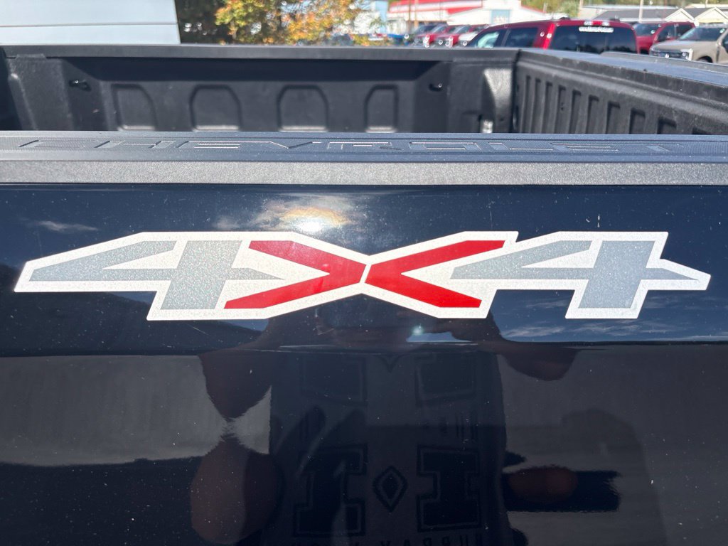 Used 2025 Chevrolet Silverado 1500 LT AWD/4WD image 9