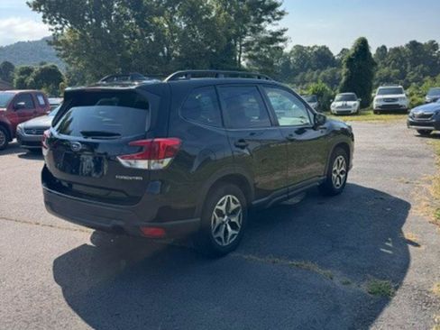 Used 2023 Subaru Forester Premium AWD/4WD image 6