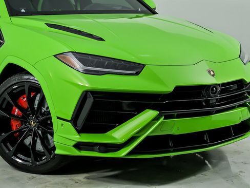 Used 2023 Lamborghini Urus S image 3