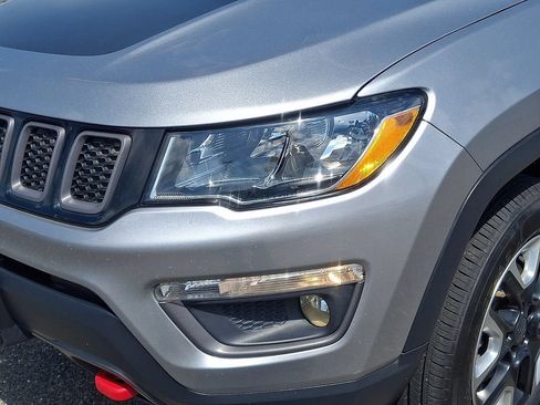 Used 2018 Jeep Compass Trailhawk w/ Navigation Group AWD/4WD image 9