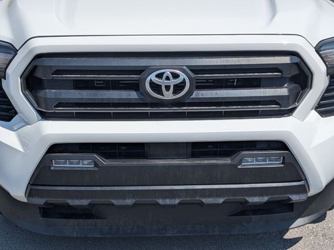 Used 2024 Toyota Tacoma SR5 AWD/4WD image 9