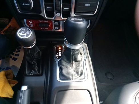 Used 2024 Jeep Wrangler Unlimited Rubicon image 19