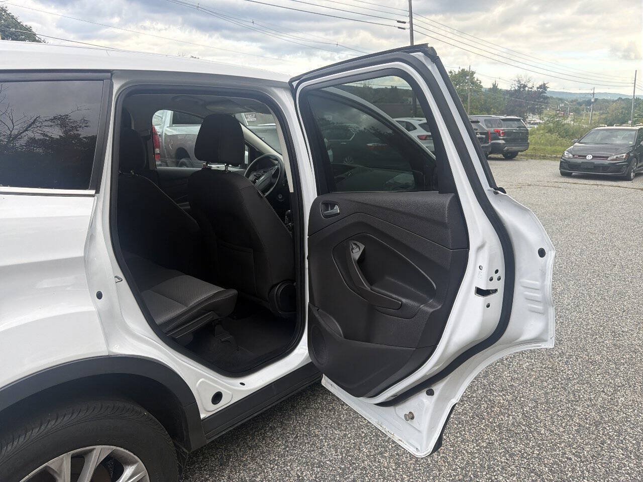 Used 2017 Ford Escape SE FWD image 13