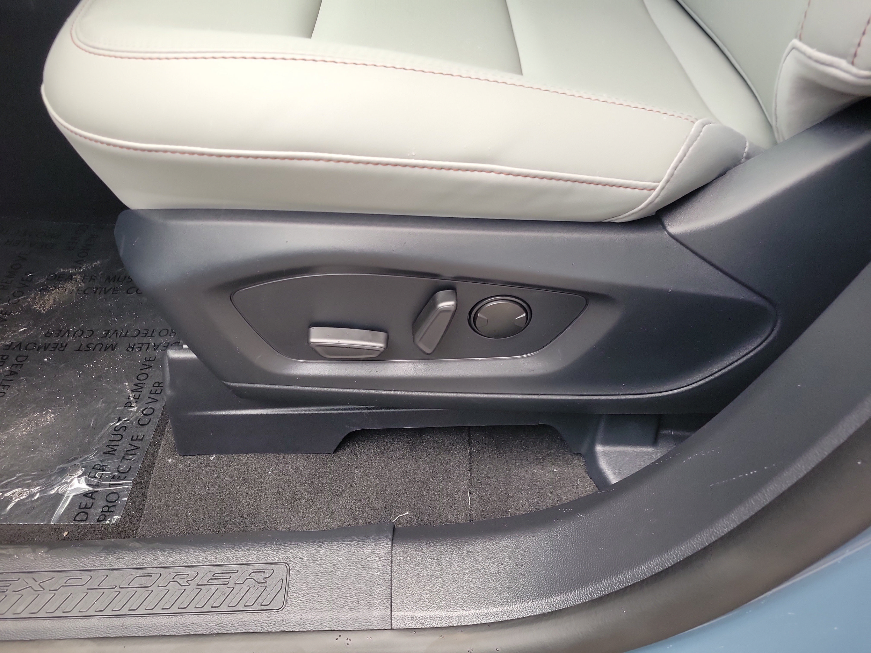 New 2026 Ford Explorer Active w/ Active Comfort Package RWD image 16