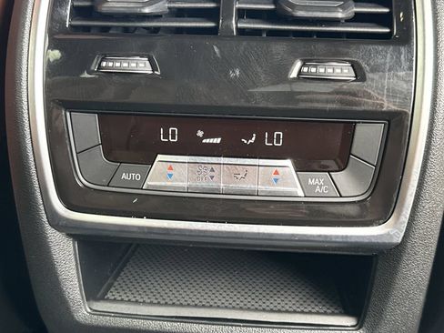 Used 2024 BMW X7 xDrive40i w/ M Sport Package AWD/4WD image 17