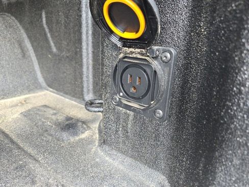 Used 2024 Chevrolet Silverado 1500 LTZ w/ LTZ Convenience Package II image 8