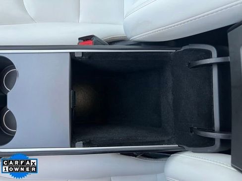 Used 2022 Tesla Model Y Long Range image 22