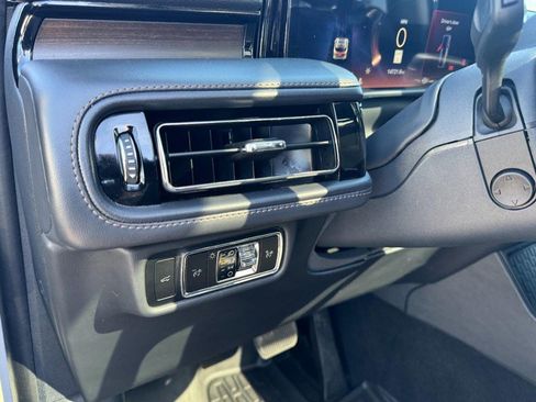 Certified 2025 Lincoln Aviator Reserve w/ Equipment Group 201A image 14