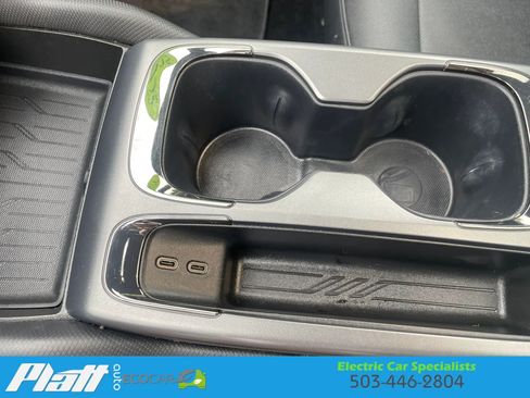 Used 2025 Chevrolet Equinox EV RS FWD image 28