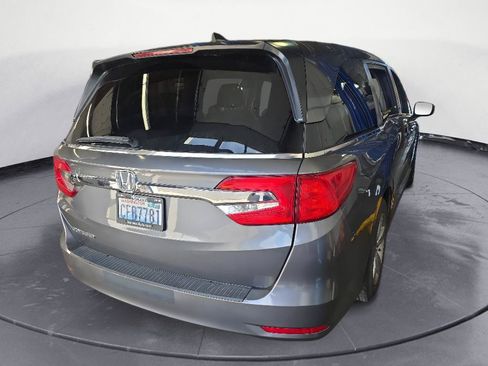 Used 2018 Honda Odyssey EX image 3