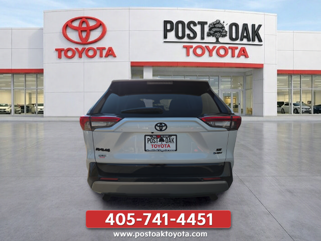 Used 2025 Toyota RAV4 SE AWD/4WD image 5