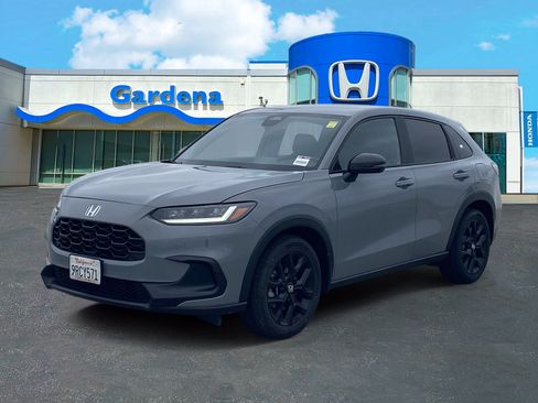 Used 2025 Honda HR-V Sport image 3