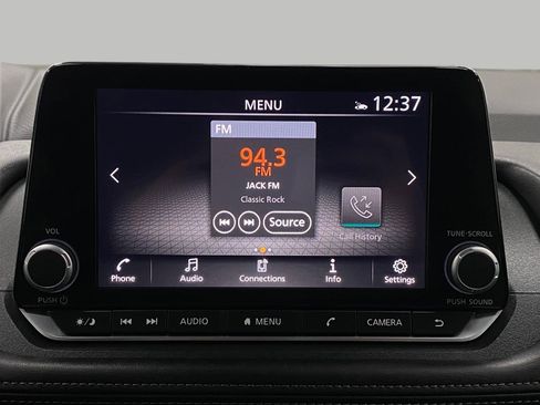 Certified 2025 Nissan Rogue SV image 22