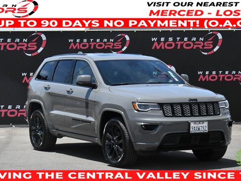 Used 2022 Jeep Grand Cherokee Laredo X AWD/4WD image 1
