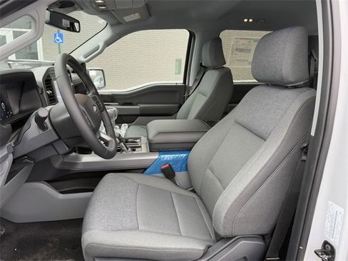 New 2025 Ford F150 Lightning XLT image 9