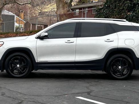 Used 2020 GMC Terrain SLT image 2