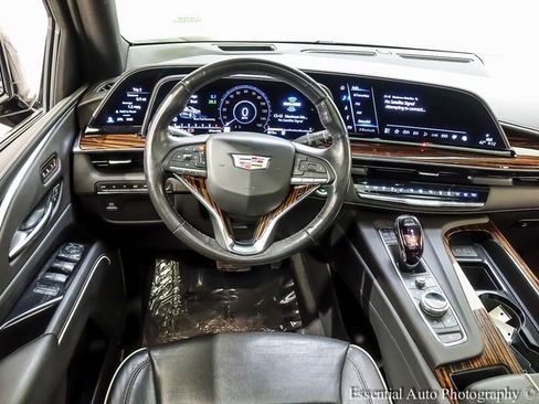 Certified 2022 Cadillac Escalade Premium Luxury image 13