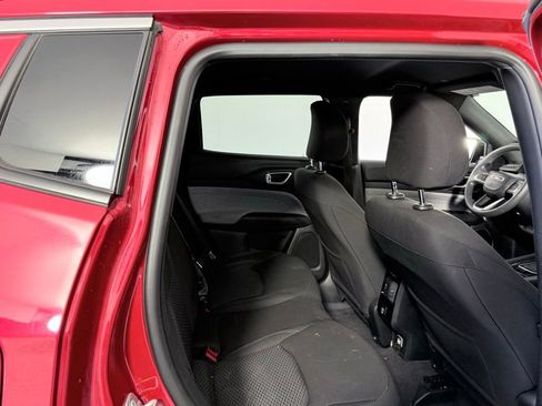 Used 2023 Jeep Compass Sport image 23