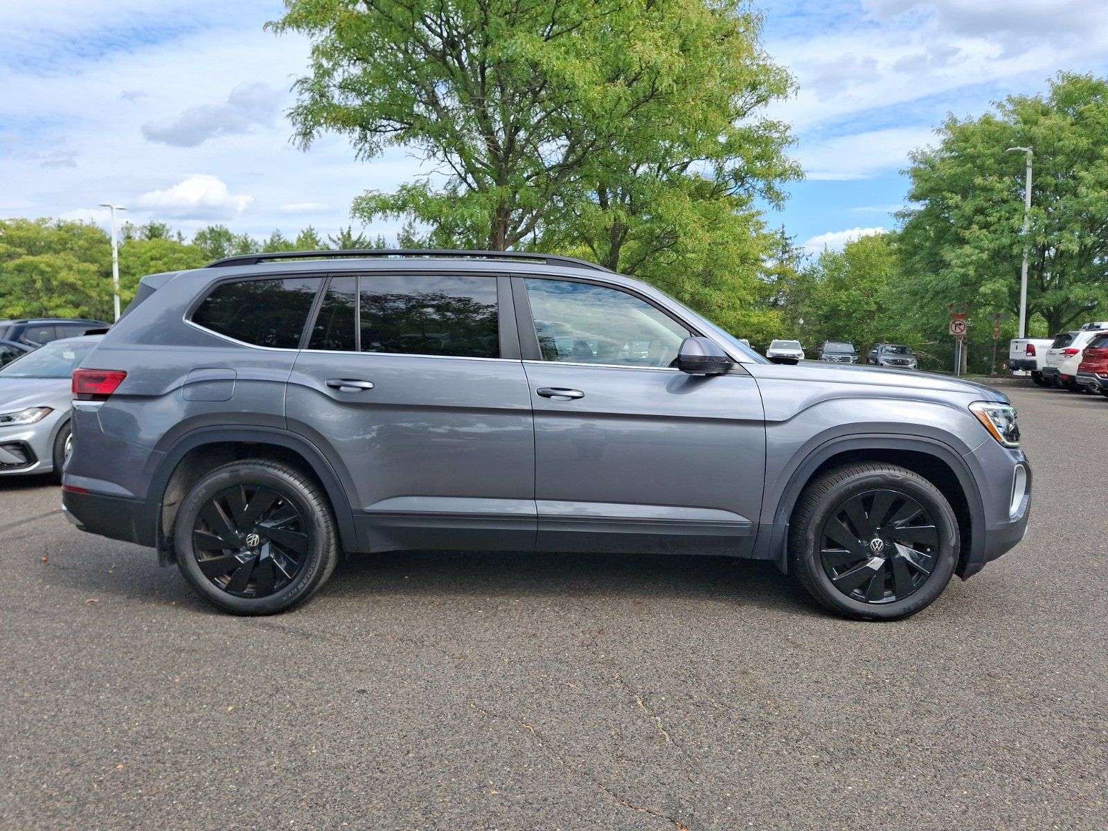 Certified 2024 Volkswagen Atlas SE AWD/4WD image 7