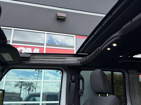 Used 2025 Jeep Wrangler Unlimited Sahara w/ Safety Group image 27