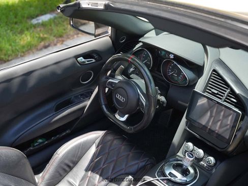 Used 2011 Audi R8 V10 image 43